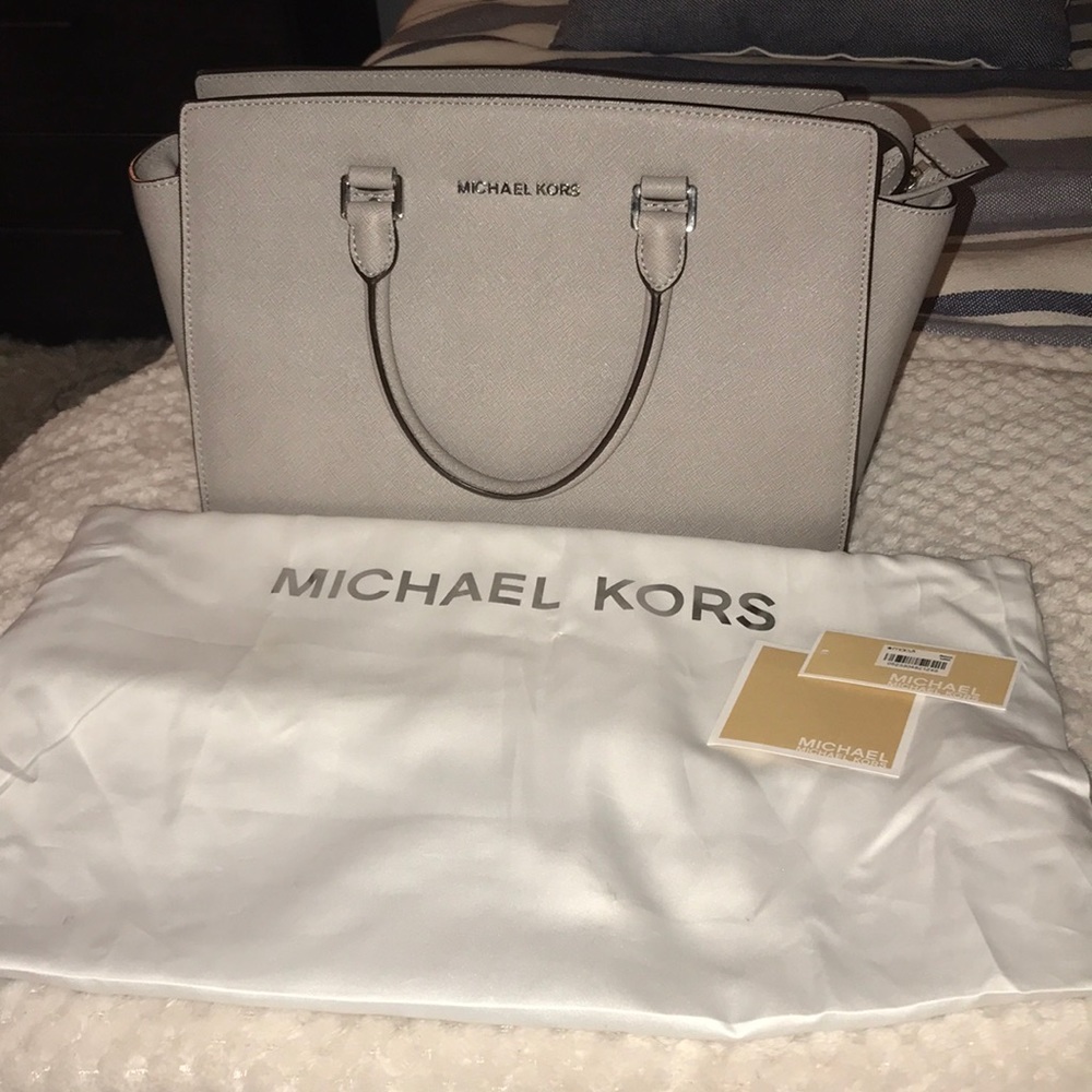 Large Micheal Kors Selma bag